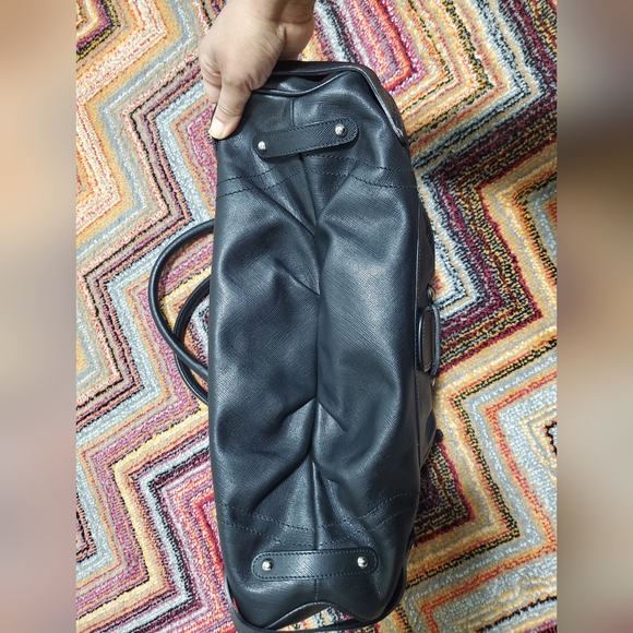 Salvatore Ferragamo Black Gancini Leather Shoulder Bag - Picture 9 of 14